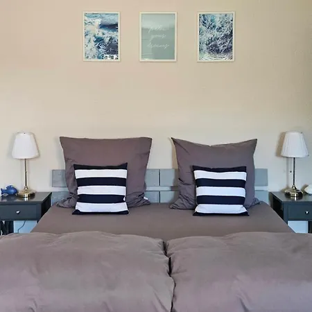 Am Kuestenkanal In Edewecht Terrassenzimmer Mit Separatem Eingang & Eigenem Bad Edewecht