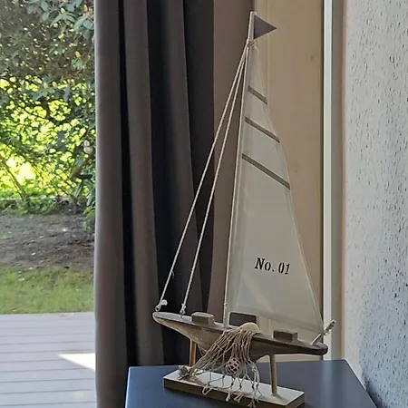 Appartement Am Kuestenkanal In Edewecht - Terrassenzimmer No 8 - Separater Eingang - Eigenes Bad - Grosser Parkplatz Edewecht